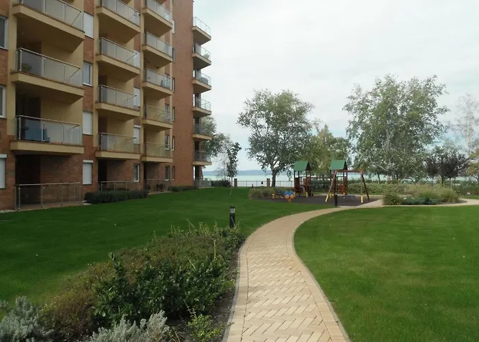 Galerius Aranypart שיופוק